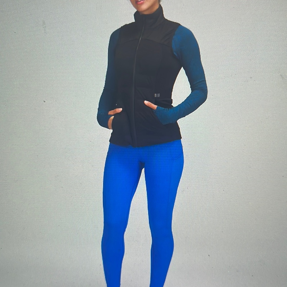NWT: Lululemon Down For it All Puffer Vest in Black - Size 4